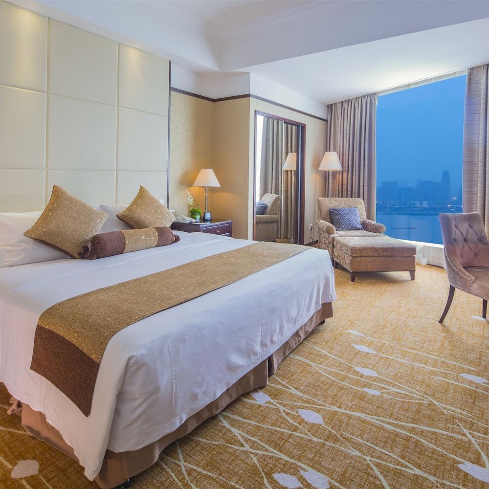 Howard Johnson Pearl Plaza Wuhan Eksteriør billede