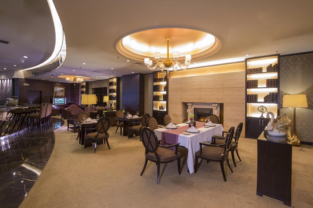 Howard Johnson Pearl Plaza Wuhan Eksteriør billede