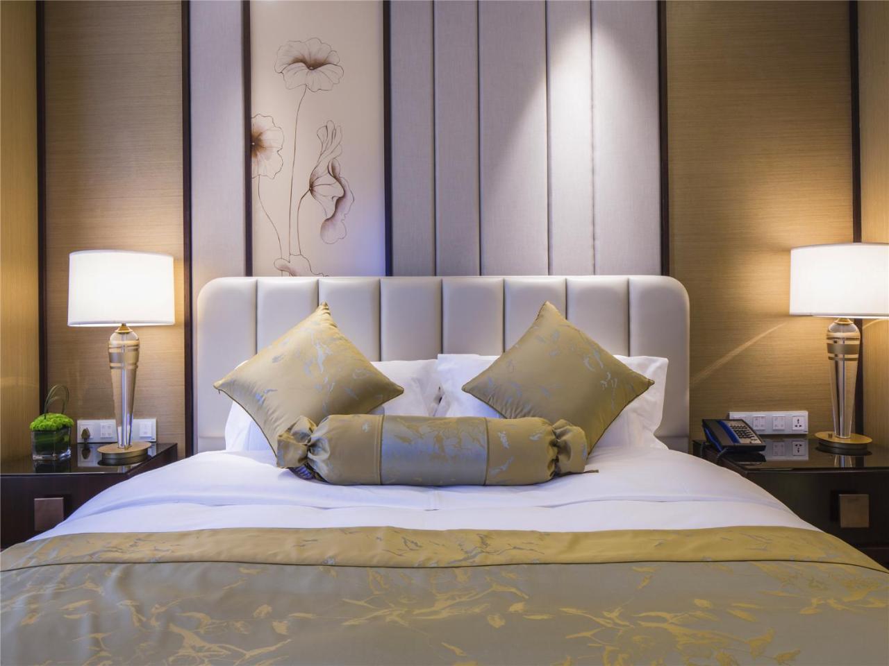 Howard Johnson Pearl Plaza Wuhan Eksteriør billede